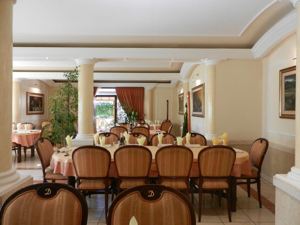 Guesthouse Ellite โปชาเรวัซ ภายนอก รูปภาพ