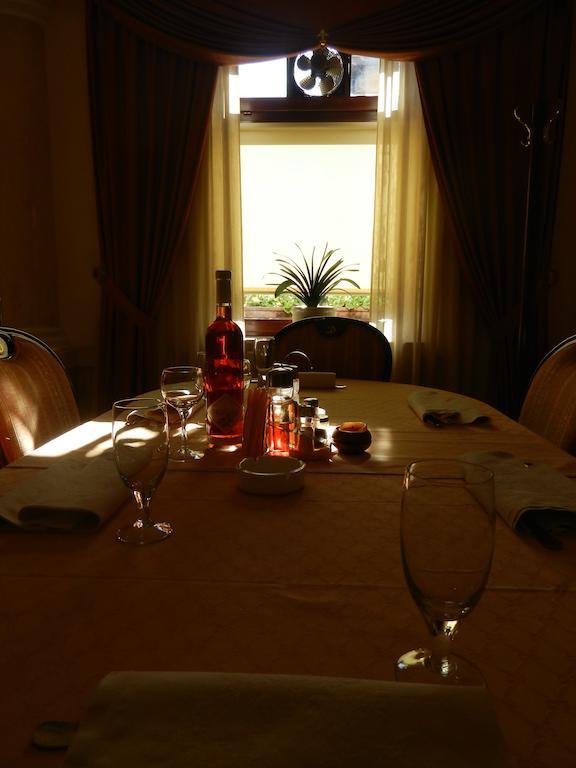 Guesthouse Ellite โปชาเรวัซ ภายนอก รูปภาพ