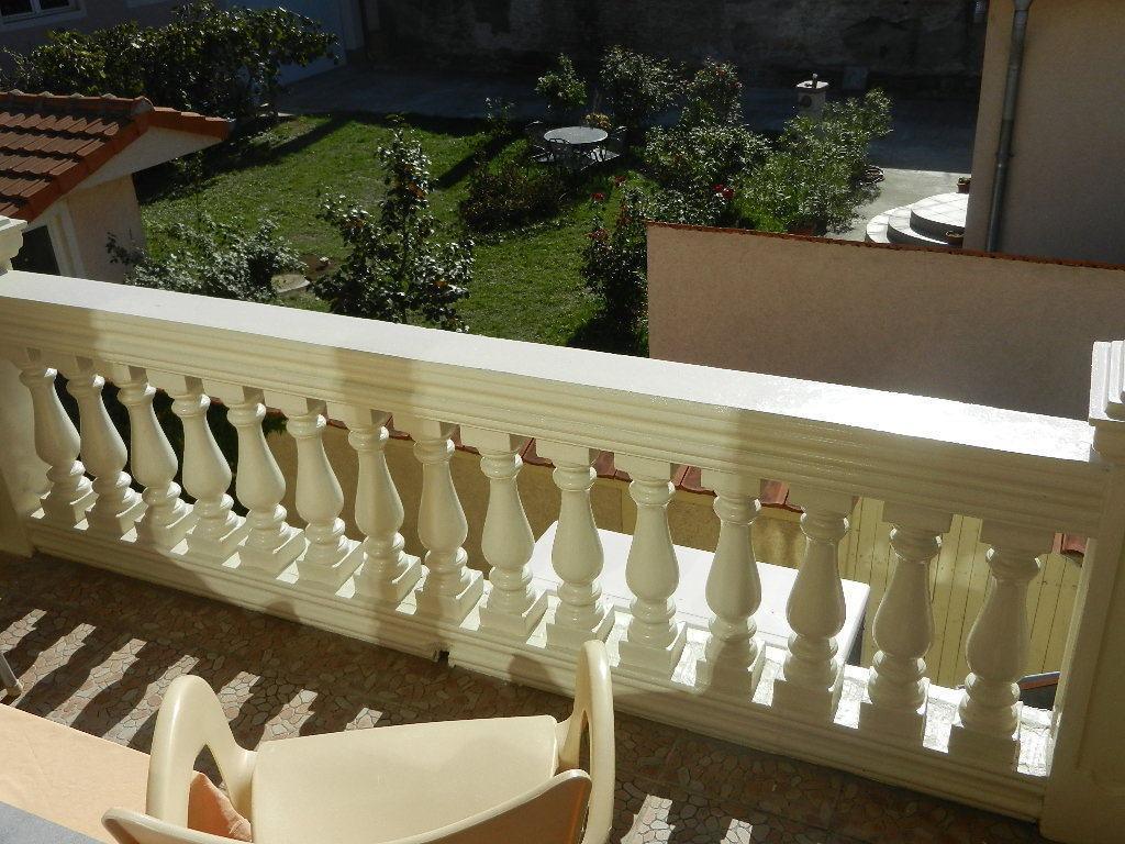 Guesthouse Ellite โปชาเรวัซ ภายนอก รูปภาพ